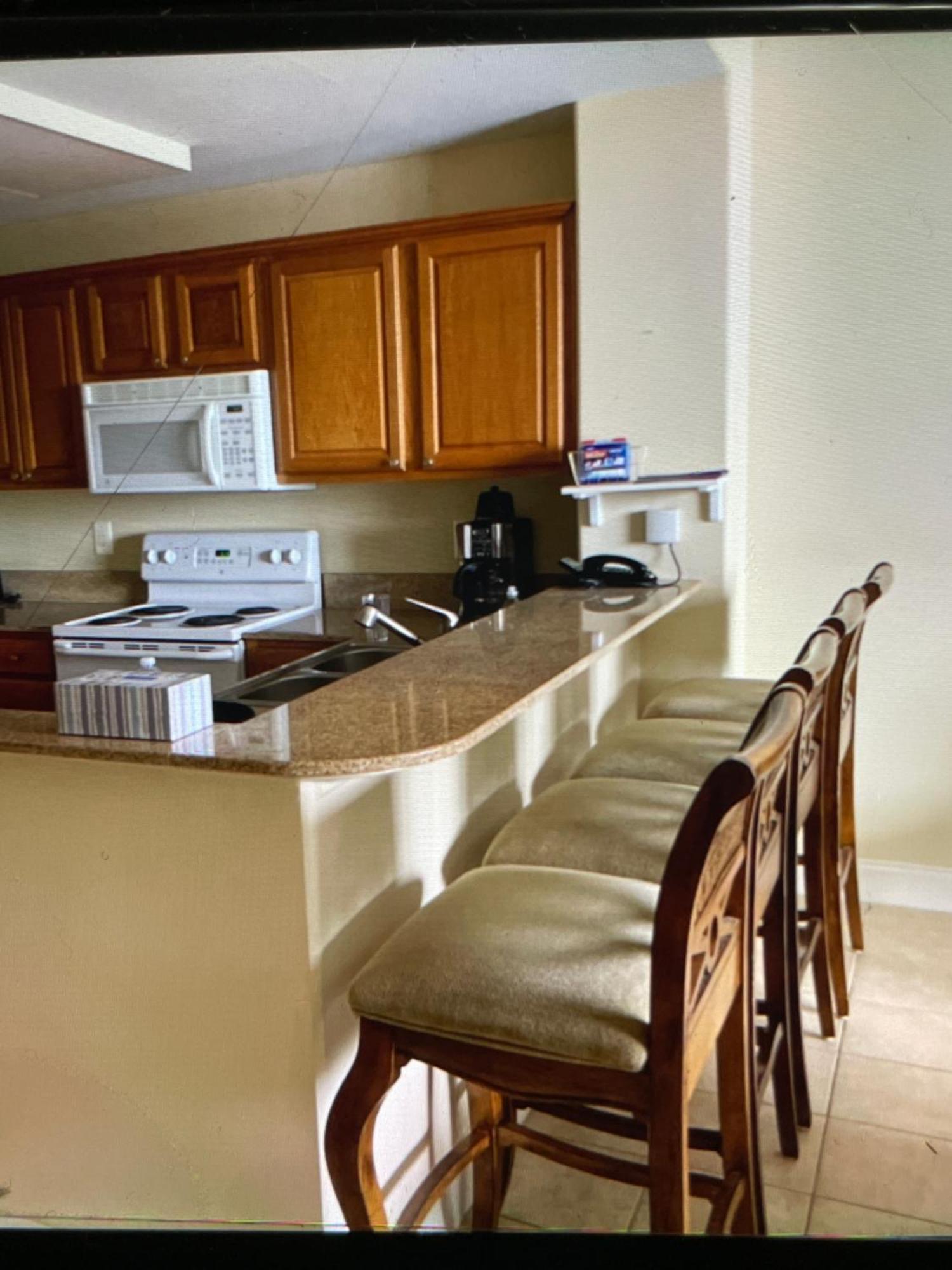 Apartment Blue Heron Retreat: Proximity & Dining Convenience *