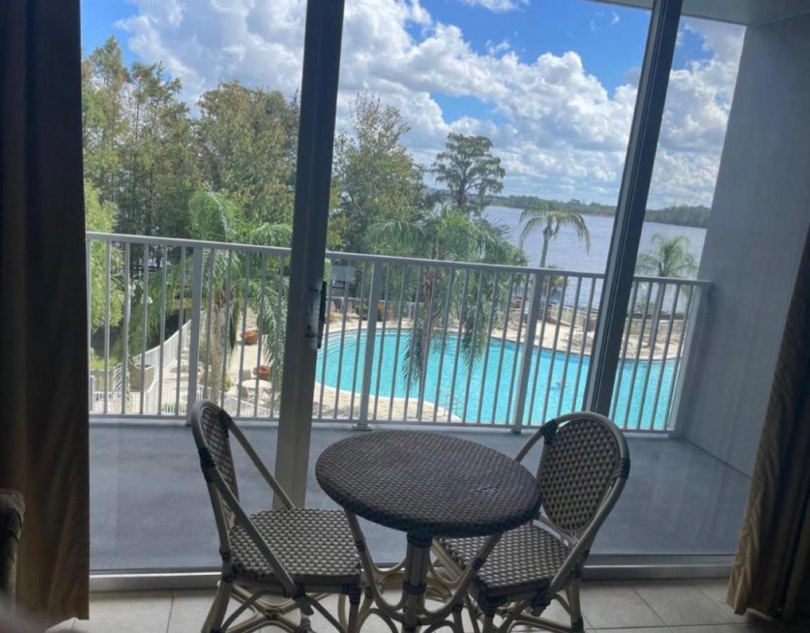Disney 1 Mile , Blue Heron 1 Room 2 Bath,Amenities,6 Guests, Walk To Restaurants, No Fees At Check In Appartement